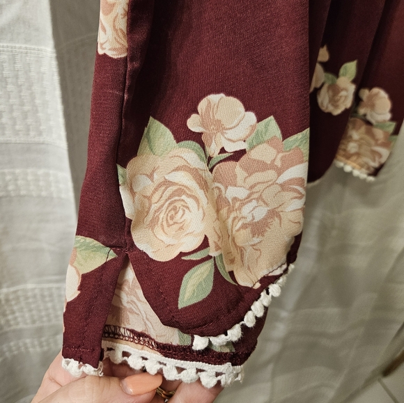 No Boundaries Junior's Top Size Large - Picture 8 of 8